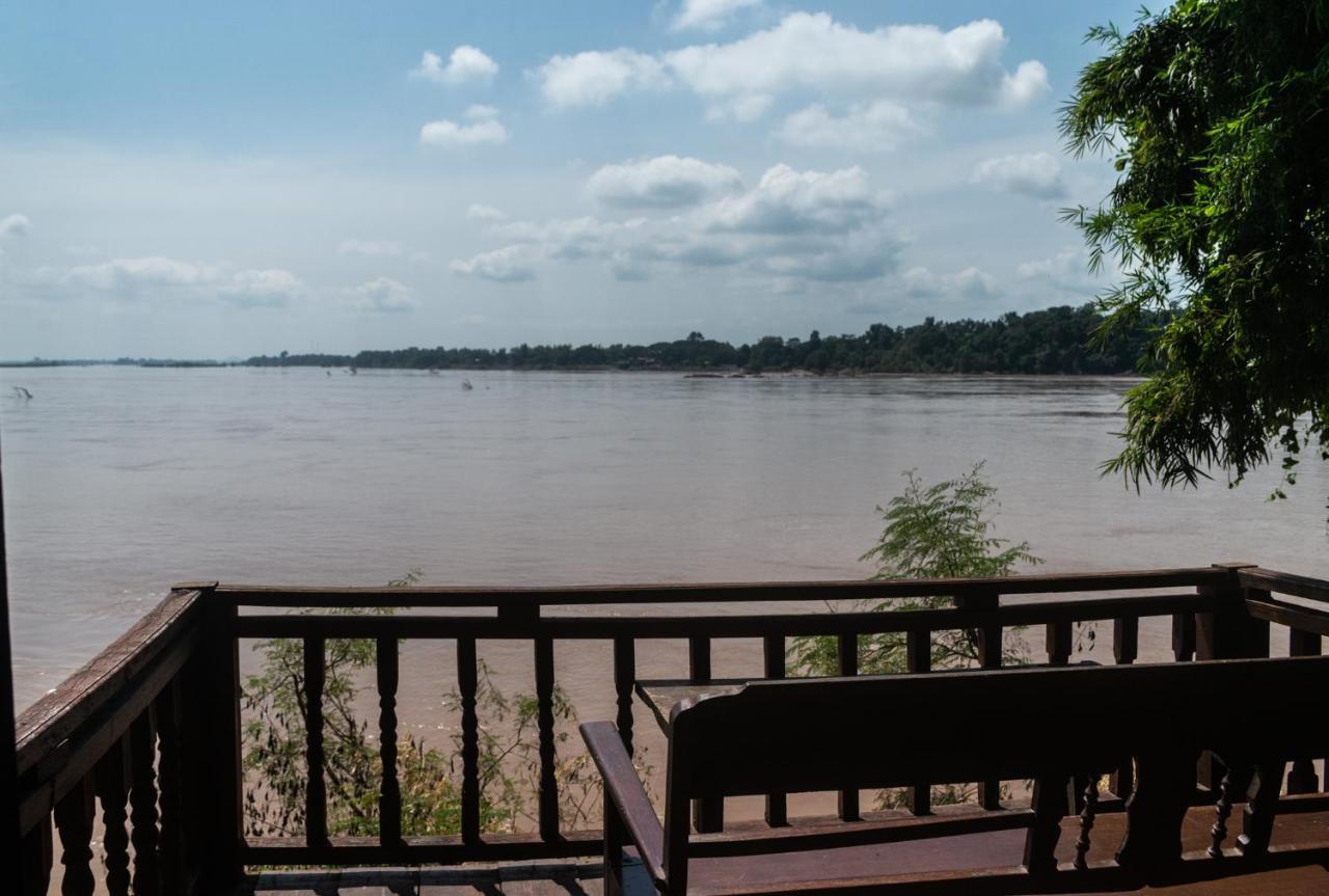 Pomelo Restaurant And Guesthouse - Fishermen & Tammarine Cottages Riverfront - Experience Nature, Culture And Adventure & Tailor-Made Tour Ban Khon Exteriör bild