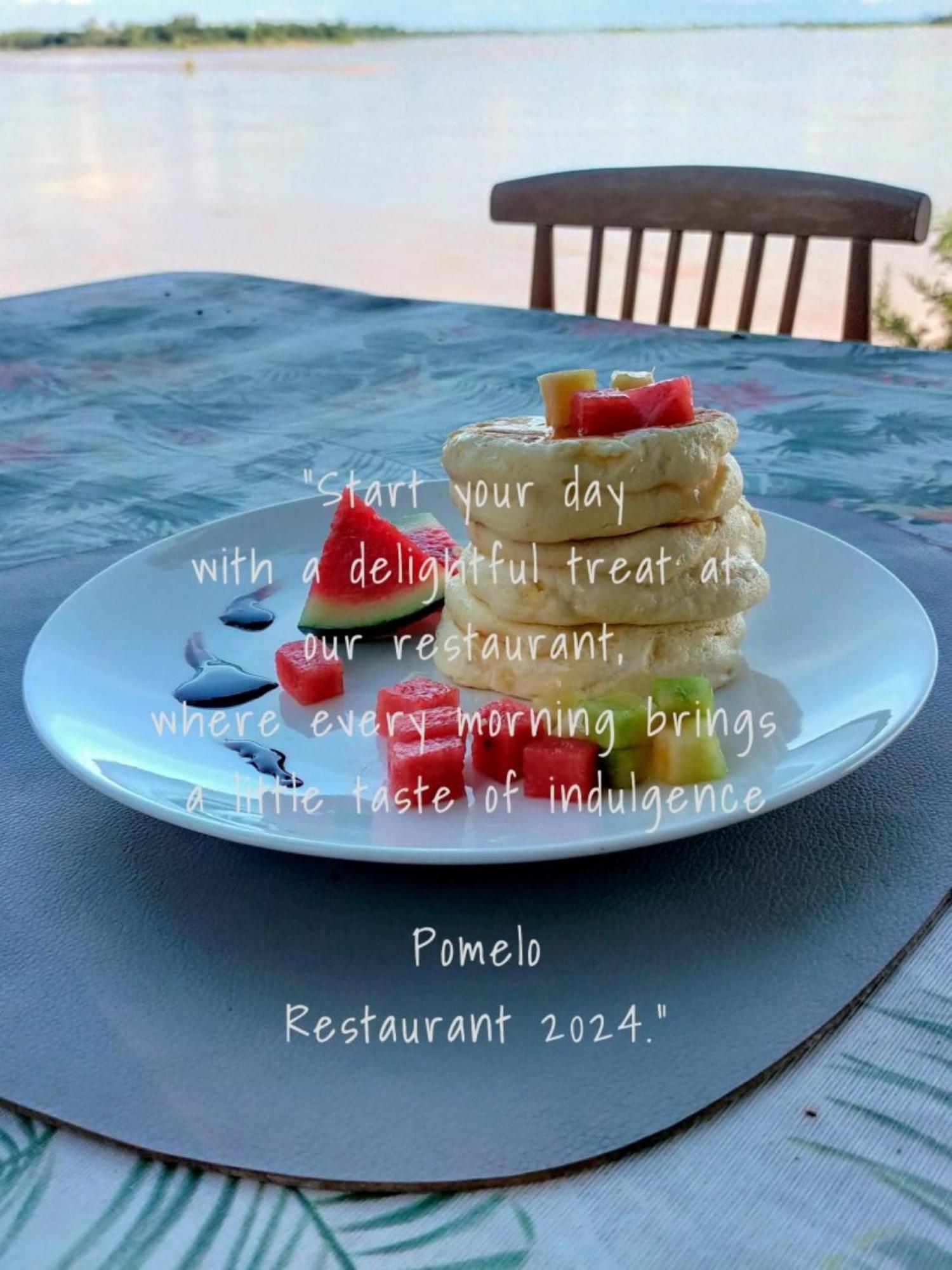 Pomelo Restaurant And Guesthouse - Fishermen & Tammarine Cottages Riverfront - Experience Nature, Culture And Adventure & Tailor-Made Tour Ban Khon Exteriör bild