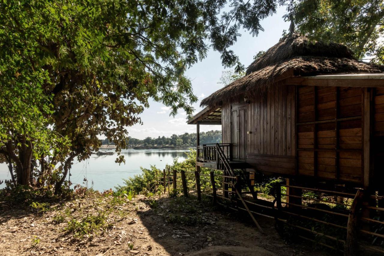 Pomelo Restaurant And Guesthouse - Fishermen & Tammarine Cottages Riverfront - Experience Nature, Culture And Adventure & Tailor-Made Tour Ban Khon Exteriör bild